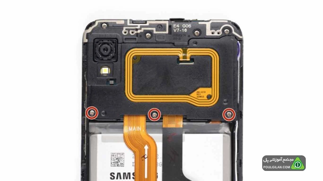 مرحله 9: جایگزینی پوشش مادربرد Samsung Galaxy A10