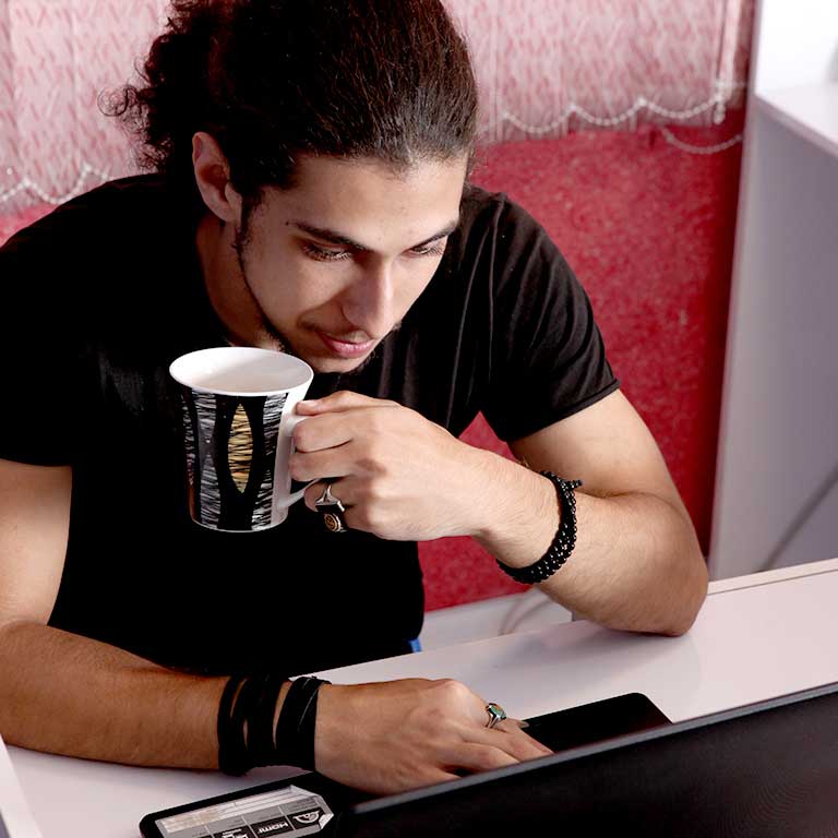 مشاور آموزش برنامه نویسی اندروید