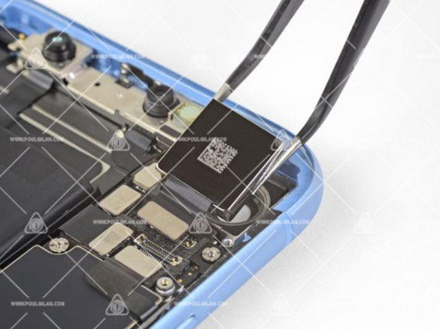 تعویض دوربین عقب iPhone XR