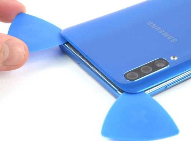 تعویض دوربین جلو Samsung Galaxy A50