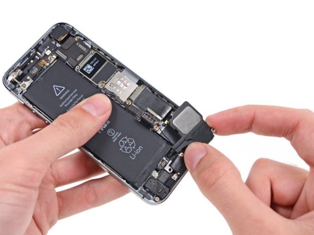 تعمیر بلندگوی iPhone SE