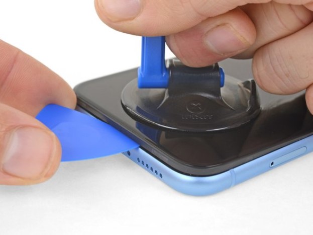 باز کردن پنل جلو آیفون XR